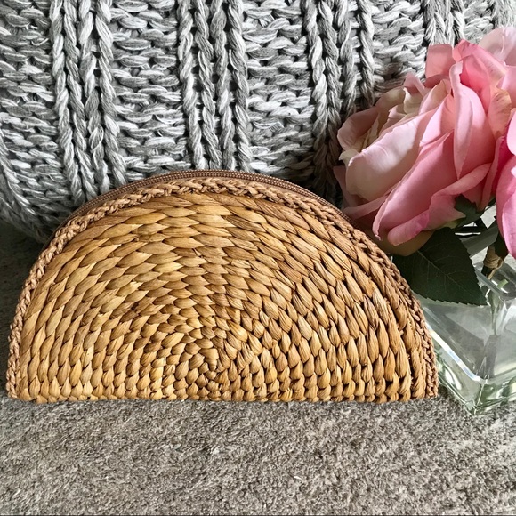 Straw Woven Clutch Natural Color - Picture 2 of 3